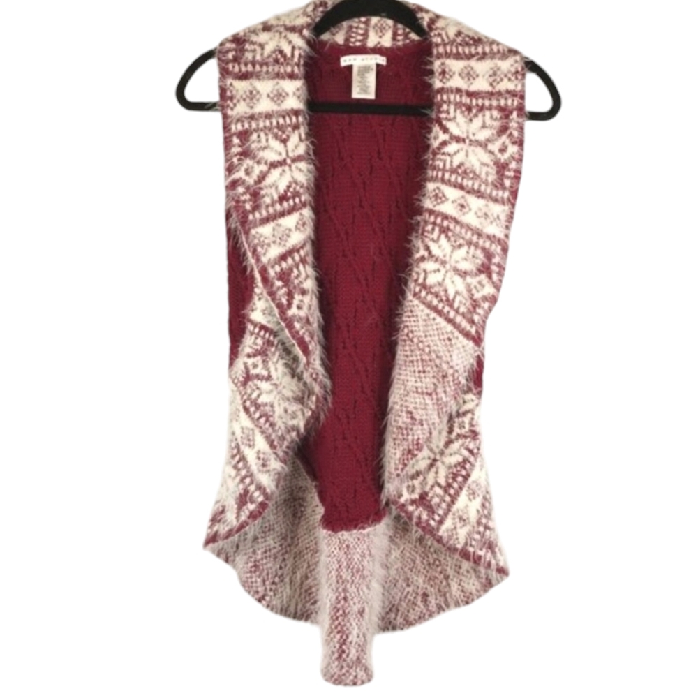 Max Studio Cranberry Red‎ White Eyelash Trim Sweater Vest Size Medium